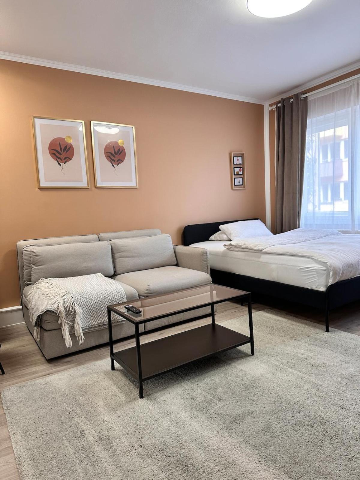 Appartement Gemuetliches In Neukoelln - Privat Parkplatz *