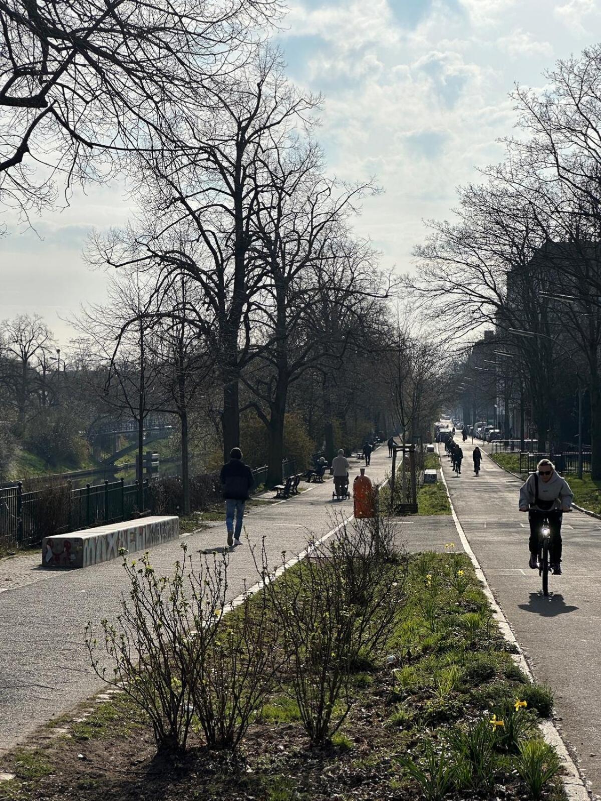 Gemuetliches In Neukoelln - Privat Parkplatz Berlijn