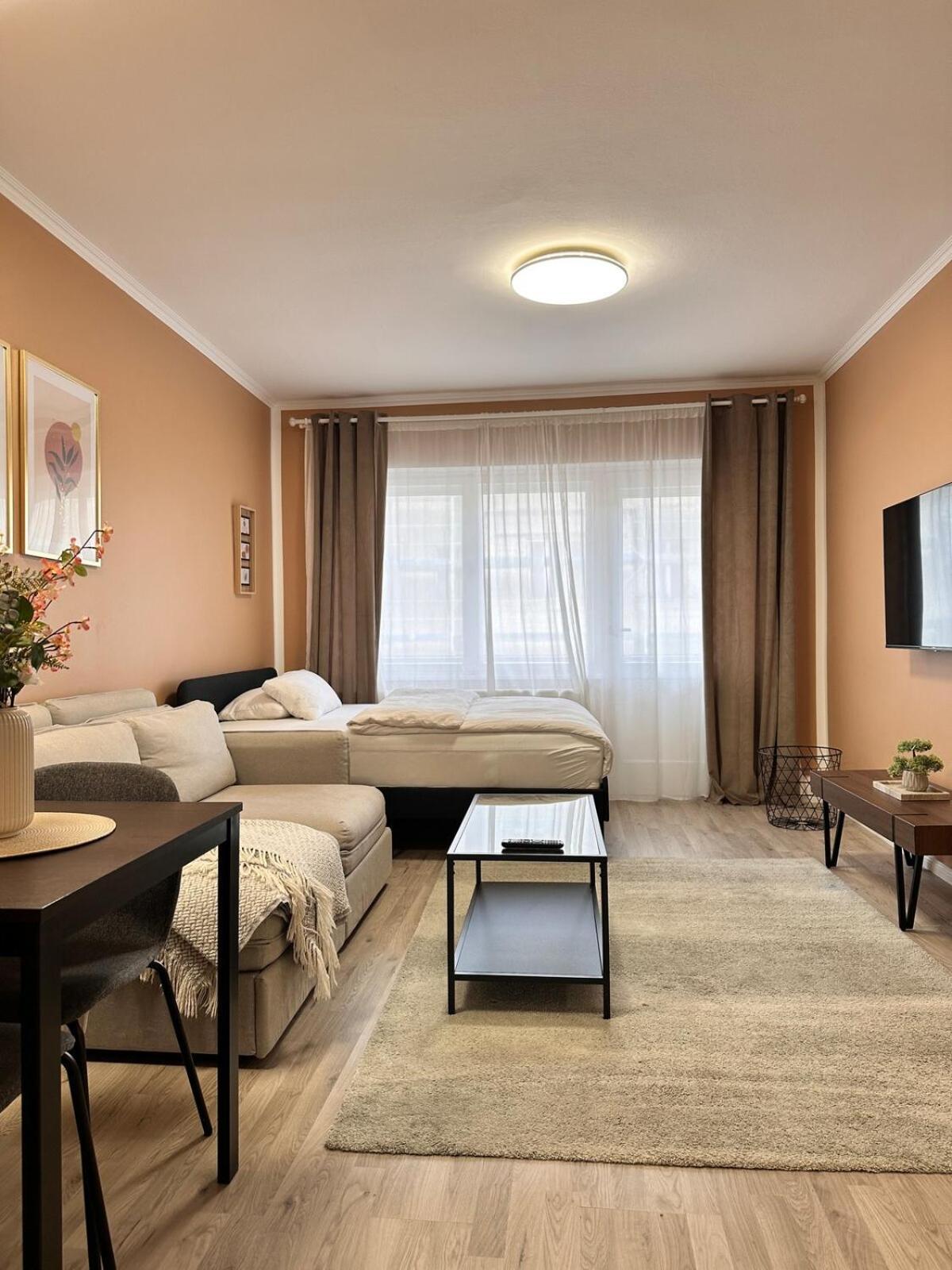 Appartement Gemuetliches In Neukoelln - Privat Parkplatz